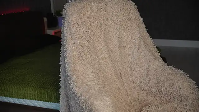 LisaElfy online show from March 15, 2026, 2:46 pm