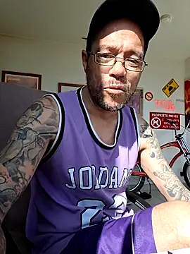 mileflav0r online show from May 11, 2026, 7:54 am