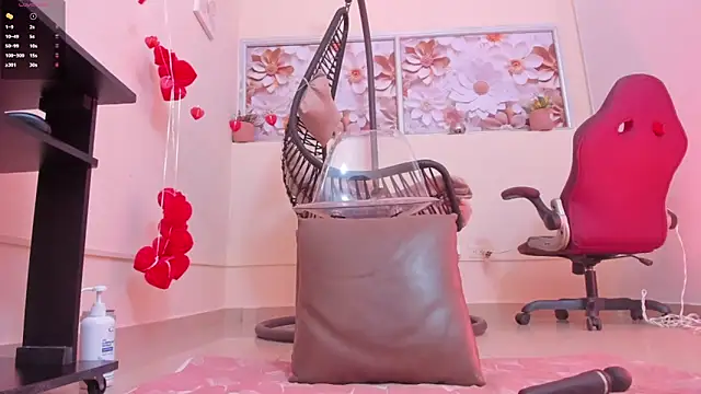 Snapshot of gaby_flow chatting on September 18, 2025, 10:18 am gaby flow online show from September 18, 2025, 10:18 am