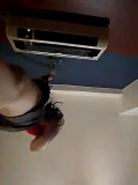 Snapshot of BURN666ING chatting on November 26, 2025, 10:15 am BURN666ING online show from November 26, 2025, 10:15 am