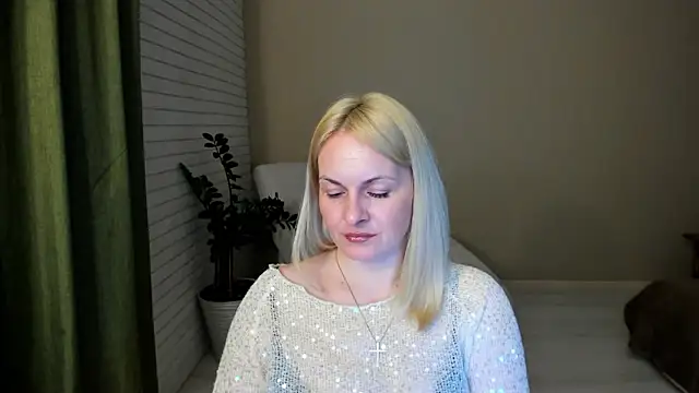 Snapshot of Alicee_Gracee chatting on February 7, 2026, 8:39 pm Alicee Gracee online show from February 7, 2026, 8:39 pm