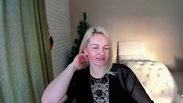 Alicee Gracee online show from December 14, 2025, 11:05 am