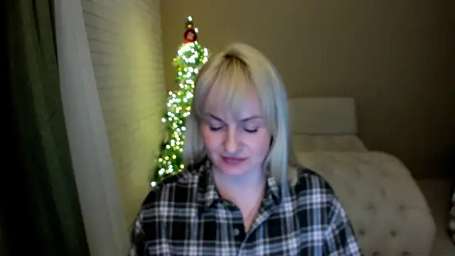 Snapshot of Alicee_Gracee chatting on January 8, 2026, 8:26 pm Alicee Gracee online show from January 8, 2026, 8:26 pm