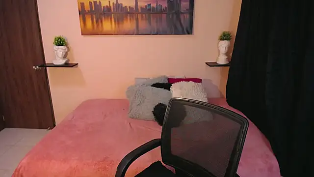 Snapshot of cristal-evanns chatting on November 28, 2025, 3:39 am cristal-evanns online show from November 28, 2025, 3:39 am