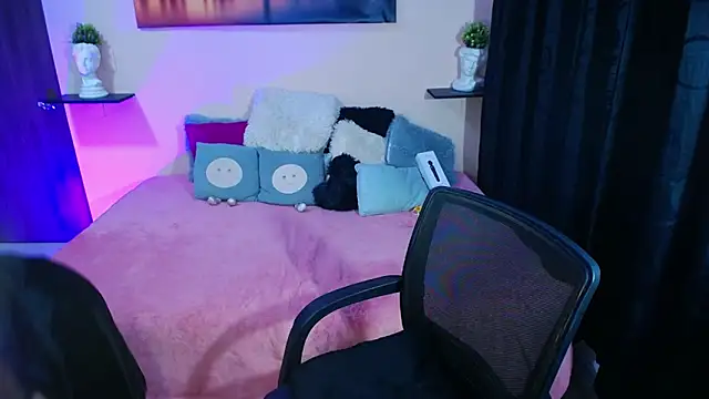 Snapshot of cristal-evanns chatting on January 7, 2025, 12:03 am cristal-evanns online show from January 7, 2025, 12:03 am