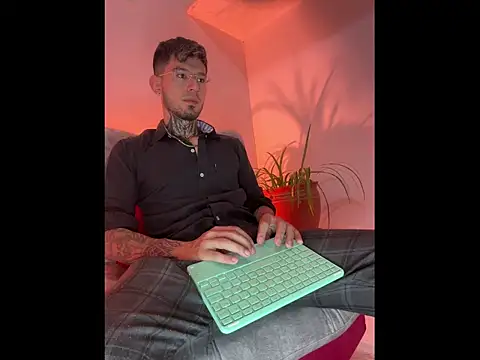 Anthony-Martin online show from November 4, 2025, 1:15 pm