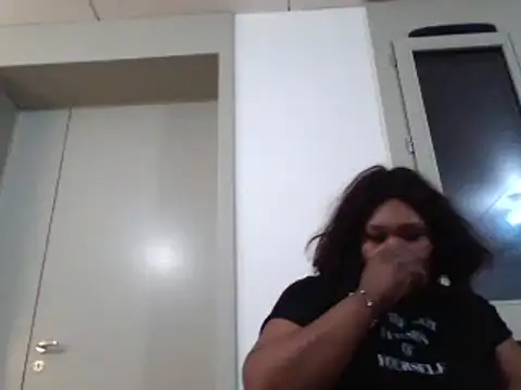 Snapshot of bonbonaumiel chatting on December 24, 2024, 4:44 am bonbonaumiel online show from December 24, 2024, 4:44 am