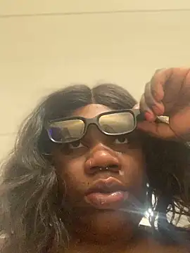 Snapshot of bonbonaumiel chatting on January 6, 2025, 9:19 am bonbonaumiel online show from January 6, 2025, 9:19 am