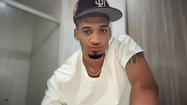 Snapshot of michael_jordanx chatting on February 28, 2025, 3:26 pm michael jordanx online show from February 28, 2025, 3:26 pm