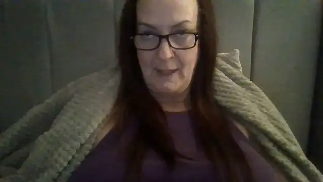 Snapshot of Tillieuk chatting on December 17, 2025, 11:32 pm Tillieuk online show from December 17, 2025, 11:32 pm