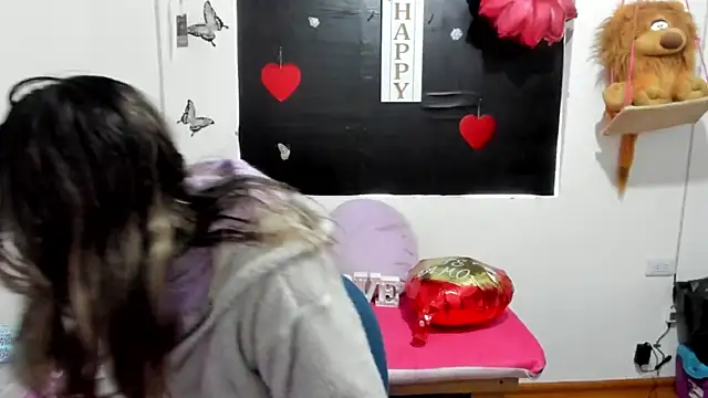 Snapshot of queen-natty chatting on February 24, 2025, 2:04 pm queen-natty online show from February 24, 2025, 2:04 pm