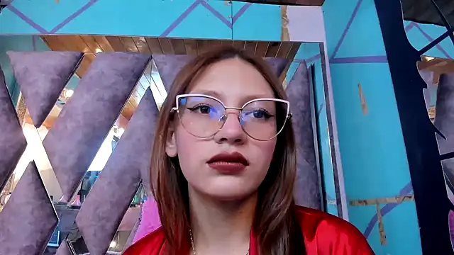 Snapshot of LARICSABLUE chatting on March 8, 2025, 6:47 pm LARICSABLUE online show from March 8, 2025, 6:47 pm