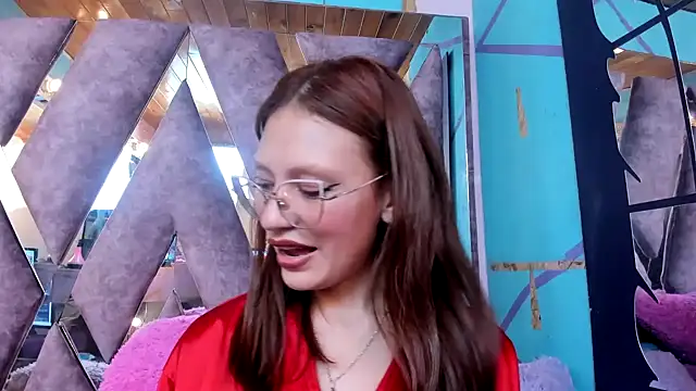 Snapshot of LARICSABLUE chatting on March 9, 2025, 12:53 am LARICSABLUE online show from March 9, 2025, 12:53 am