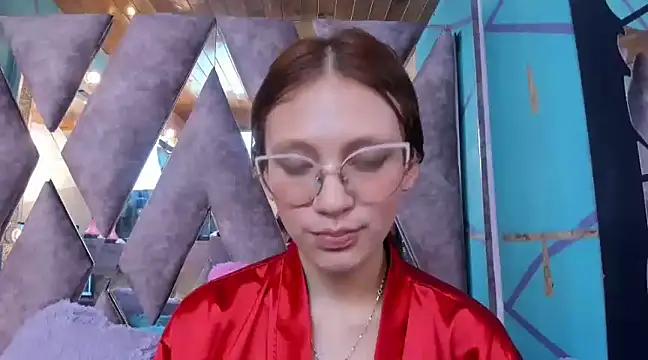 Snapshot of LARICSABLUE chatting on March 6, 2025, 1:48 am LARICSABLUE online show from March 6, 2025, 1:48 am