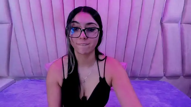 Snapshot of Lucy_Anall_ chatting on November 18, 2025, 8:56 pm Lucy Anall online show from November 18, 2025, 8:56 pm