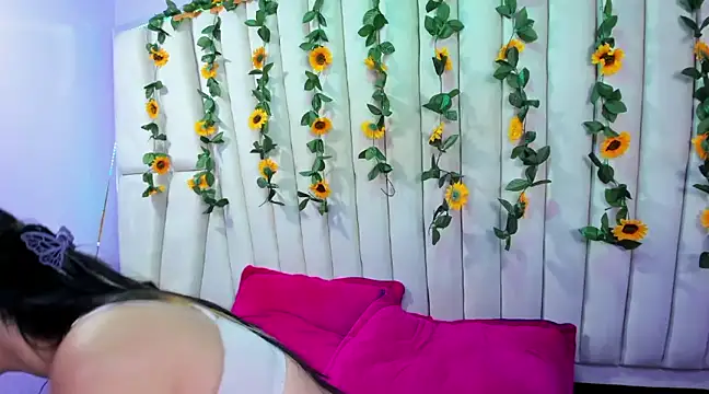 Snapshot of Lucy_Anall_ chatting on February 25, 2025, 11:59 pm Lucy Anall online show from February 25, 2025, 11:59 pm