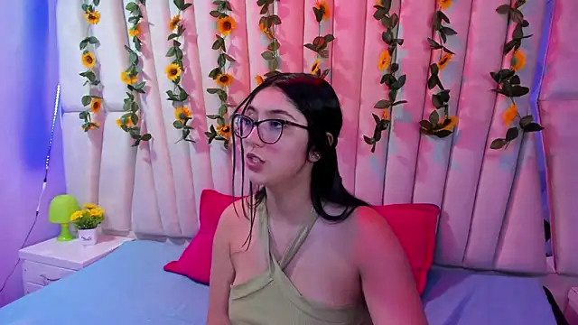 Snapshot of Lucy_Anall_ chatting on February 22, 2025, 9:59 pm Lucy Anall online show from February 22, 2025, 9:59 pm