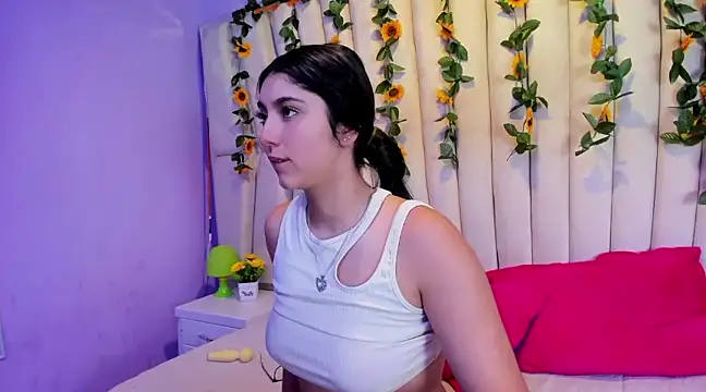 Snapshot of Lucy_Anall_ chatting on February 9, 2025, 1:11 am Lucy Anall online show from February 9, 2025, 1:11 am