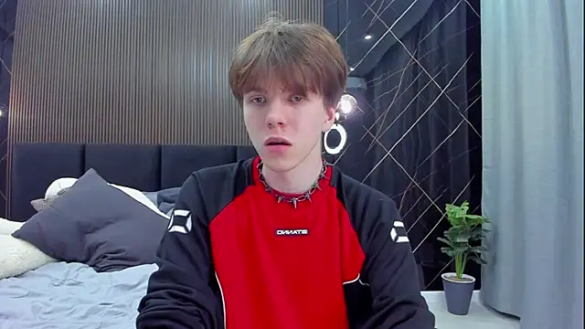 Snapshot of braxiboy chatting on February 8, 2025, 8:21 pm braxiboy online show from February 8, 2025, 8:21 pm