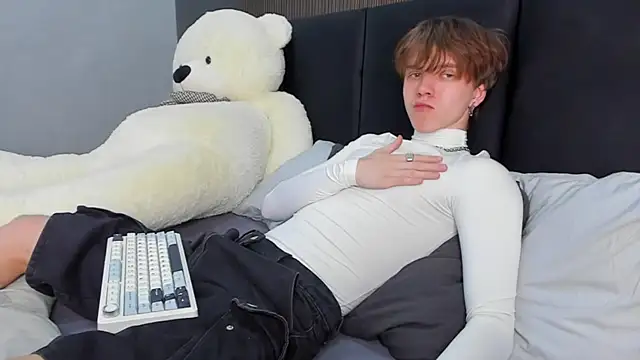 Snapshot of braxiboy chatting on February 24, 2025, 9:21 am braxiboy online show from February 24, 2025, 9:21 am