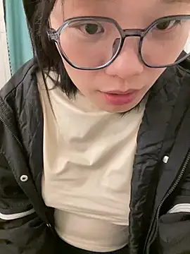 Bella0815 online show from December 12, 2024, 9:51 am