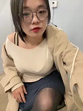 Bella0815 online show from February 17, 2025, 7:58 am