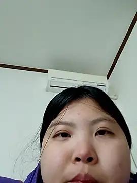 Snapshot of hello098712 chatting on December 5, 2025, 10:14 am hello098712 online show from December 5, 2025, 10:14 am