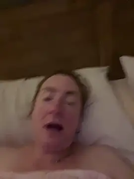 Snapshot of LouiseTswing chatting on December 30, 2024, 11:28 pm LouiseTswing online show from December 30, 2024, 11:28 pm