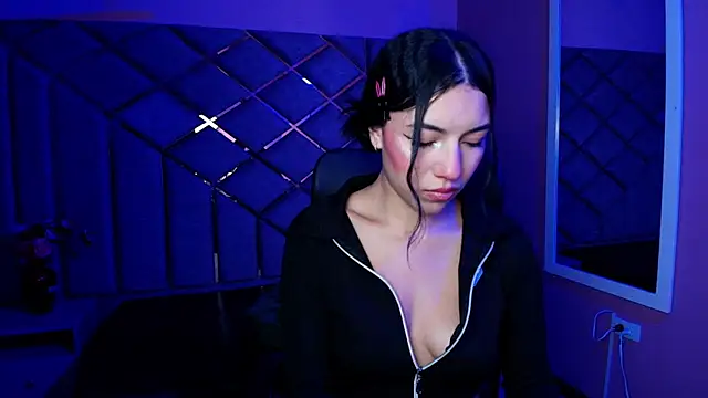 Poly Sasha  online show from November 16, 2025, 4:17 am