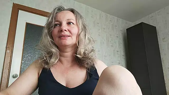 Snapshot of EdithManning chatting on June 6, 2026, 5:12 am EdithManning online show from June 6, 2026, 5:12 am