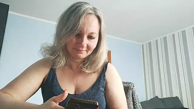 EdithManning online show from February 6, 2026, 6:42 am