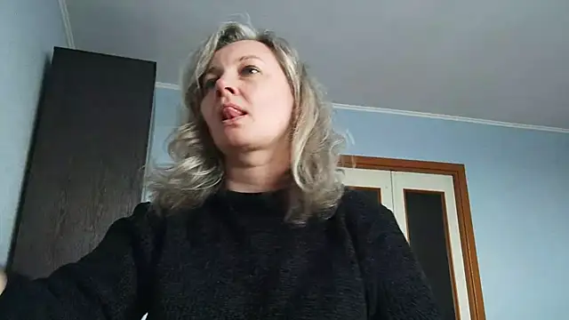 Snapshot of EdithManning chatting on April 27, 2026, 8:23 am EdithManning online show from April 27, 2026, 8:23 am