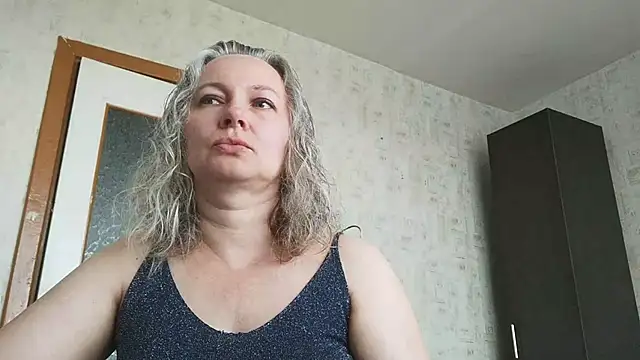 Snapshot of EdithManning chatting on May 29, 2026, 5:57 am EdithManning online show from May 29, 2026, 5:57 am