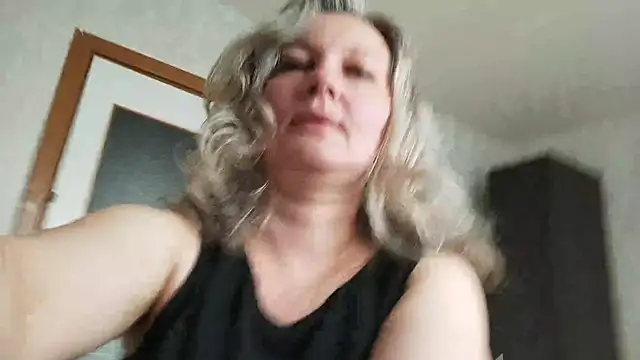 Snapshot of EdithManning chatting on May 13, 2026, 5:58 am EdithManning online show from May 13, 2026, 5:58 am