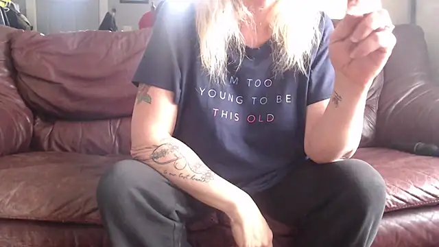 Snapshot of canadiancougar1965 chatting on March 12, 2025, 5:38 pm canadiancougar1965 online show from March 12, 2025, 5:38 pm