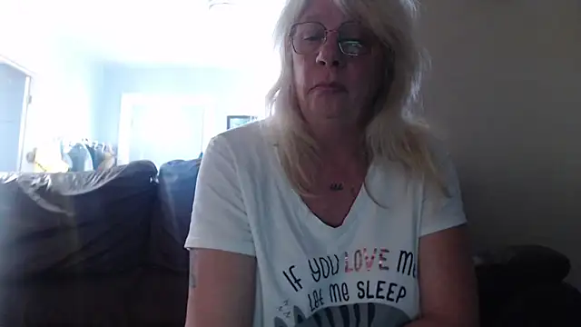 Snapshot of canadiancougar1965 chatting on January 26, 2025, 8:23 pm canadiancougar1965 online show from January 26, 2025, 8:23 pm