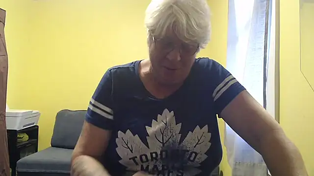 Snapshot of canadiancougar1965 chatting on December 1, 2025, 1:45 pm canadiancougar1965 online show from December 1, 2025, 1:45 pm