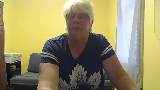 Snapshot of canadiancougar1965 chatting on November 30, 2025, 3:46 pm canadiancougar1965 online show from November 30, 2025, 3:46 pm