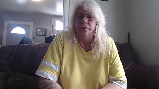 Snapshot of canadiancougar1965 chatting on February 20, 2025, 3:19 pm canadiancougar1965 online show from February 20, 2025, 3:19 pm