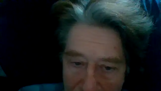 Snapshot of frankie7inch chatting on July 4, 2026, 4:44 pm frankie7inch online show from July 4, 2026, 4:44 pm