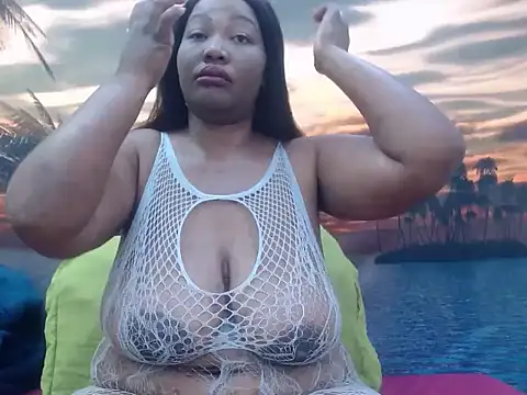 Snapshot of chubbydoll122 chatting on May 28, 2026, 4:53 am chubbydoll122 online show from May 28, 2026, 4:53 am