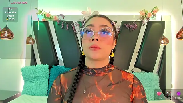 antonelllepiercee online show from April 12, 2026, 11:35 am