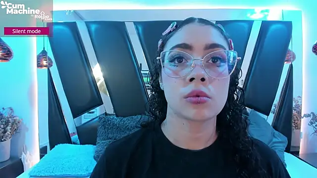 antonelllepiercee online show from September 11, 2025, 11:32 am