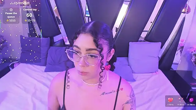 antonelllepiercee online show from December 5, 2025, 11:31 am