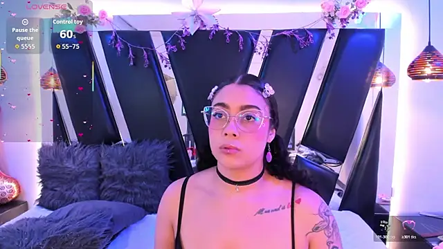 antonelllepiercee online show from February 21, 2026, 11:34 am