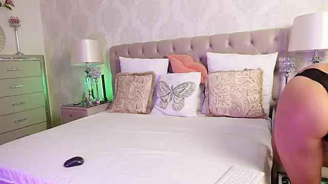 Snapshot of AnnaKarinaX chatting on September 22, 2025, 3:45 am AnnaKarinaX online show from September 22, 2025, 3:45 am