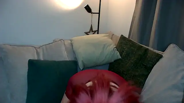 livelovelanaUk online show from February 14, 2026, 11:27 pm