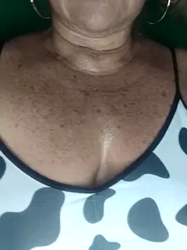 Kasandra Ho online show from October 29, 2025, 6:18 pm