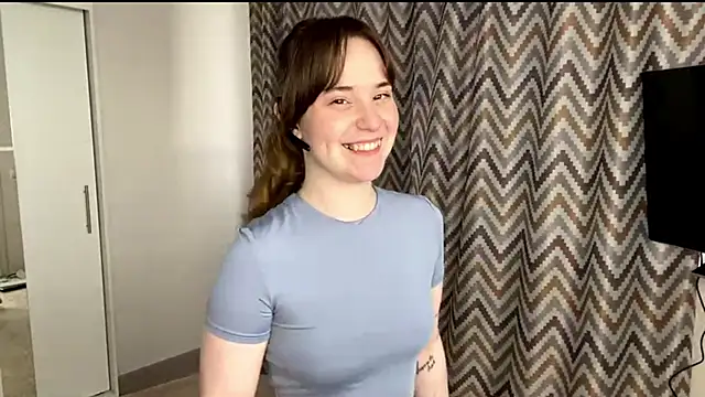 Snapshot of EditaBumford chatting on June 4, 2026, 7:13 am EditaBumford online show from June 4, 2026, 7:13 am