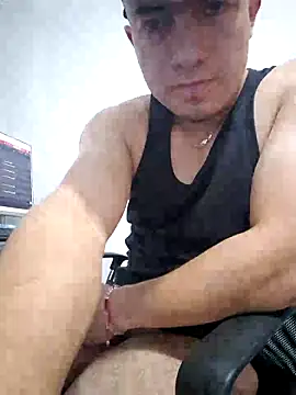 Snapshot of dragon1006 chatting on May 1, 2026, 5:45 am dragon1006 online show from May 1, 2026, 5:45 am